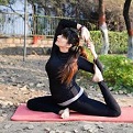 Dolly-Female-Yoga-Trainer-Classes-At-Home-Green-Park