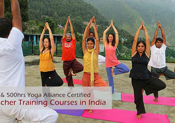 Personal-Yoga-Trainer-Classes-At-Home