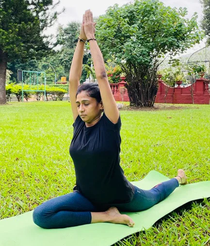 Diya-Yoga-Trainer-At-Home-in-Govandi-Central-Mumbai-Yoga-Classes-Instructor-Kurla-Vidyavihar-Ghatkopar-Vikhroli-Kanjur-Marg-Bhandup-Mulund-Powai-Chembur-Mankhurd-Wadala-Bridge-Trombay.webp