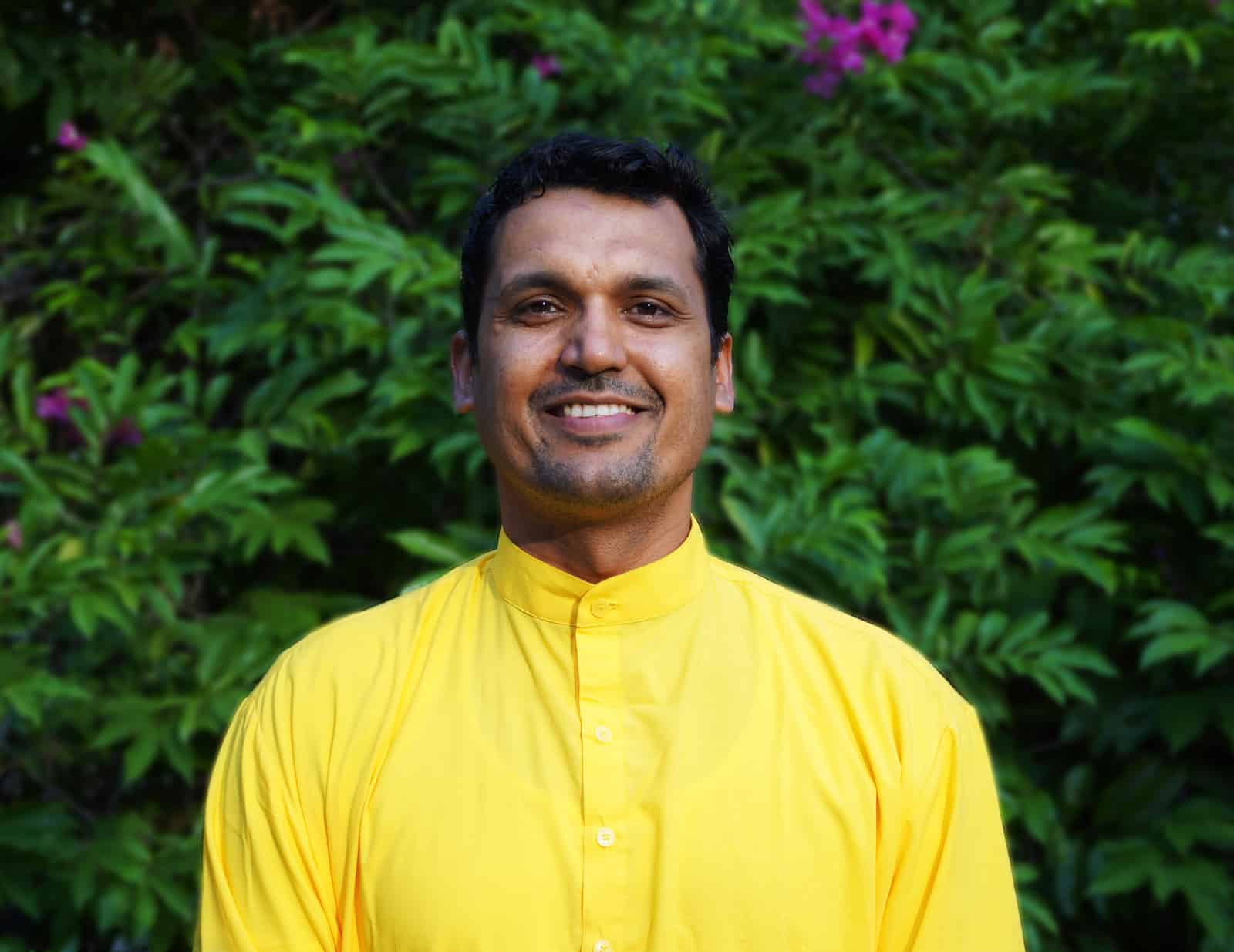yoga-teacher-at-home-mumbai-trainers-list
