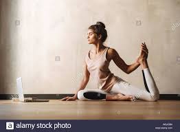 online-yoga-classes-teacher-janakpuri-delhi-india-10.jpe